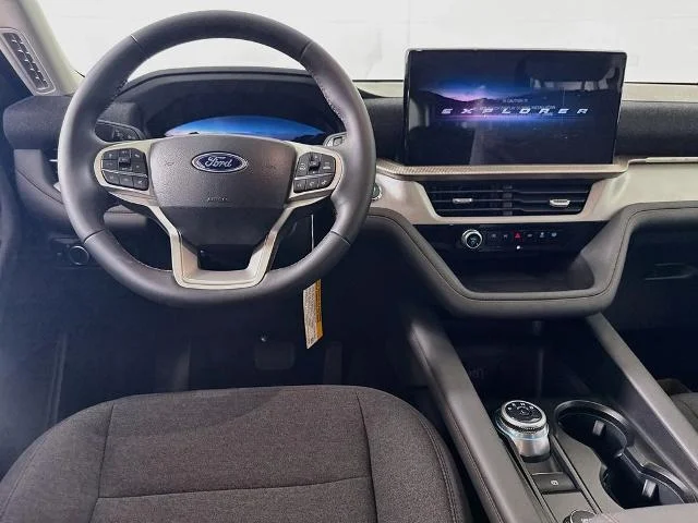 New 2026 Star White Metallic Tri-Coat Ford Active image 54
