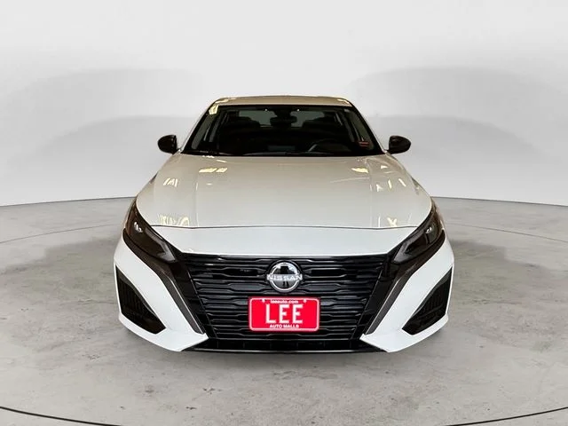 New 2026 White Nissan 2.5 SV image 9