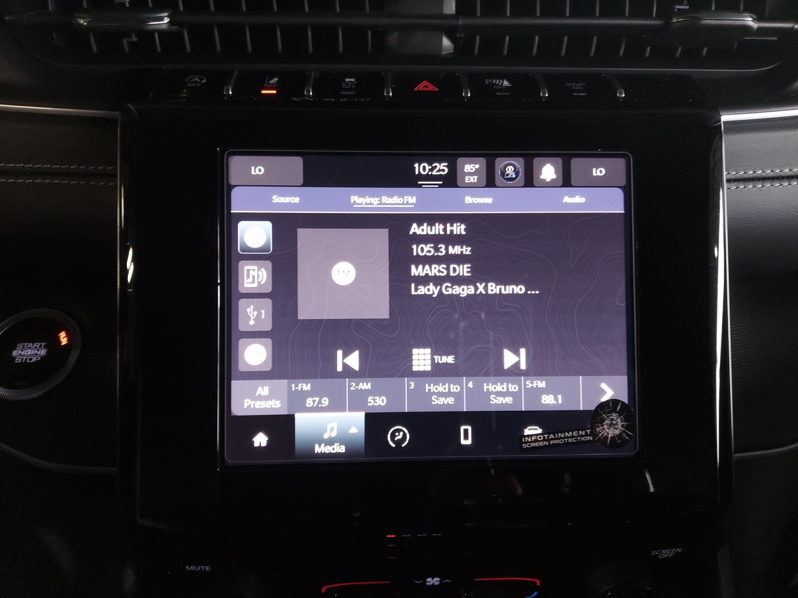 New 2026 Diamond Black Crystal Pearlcoat Jeep Laredo image 16