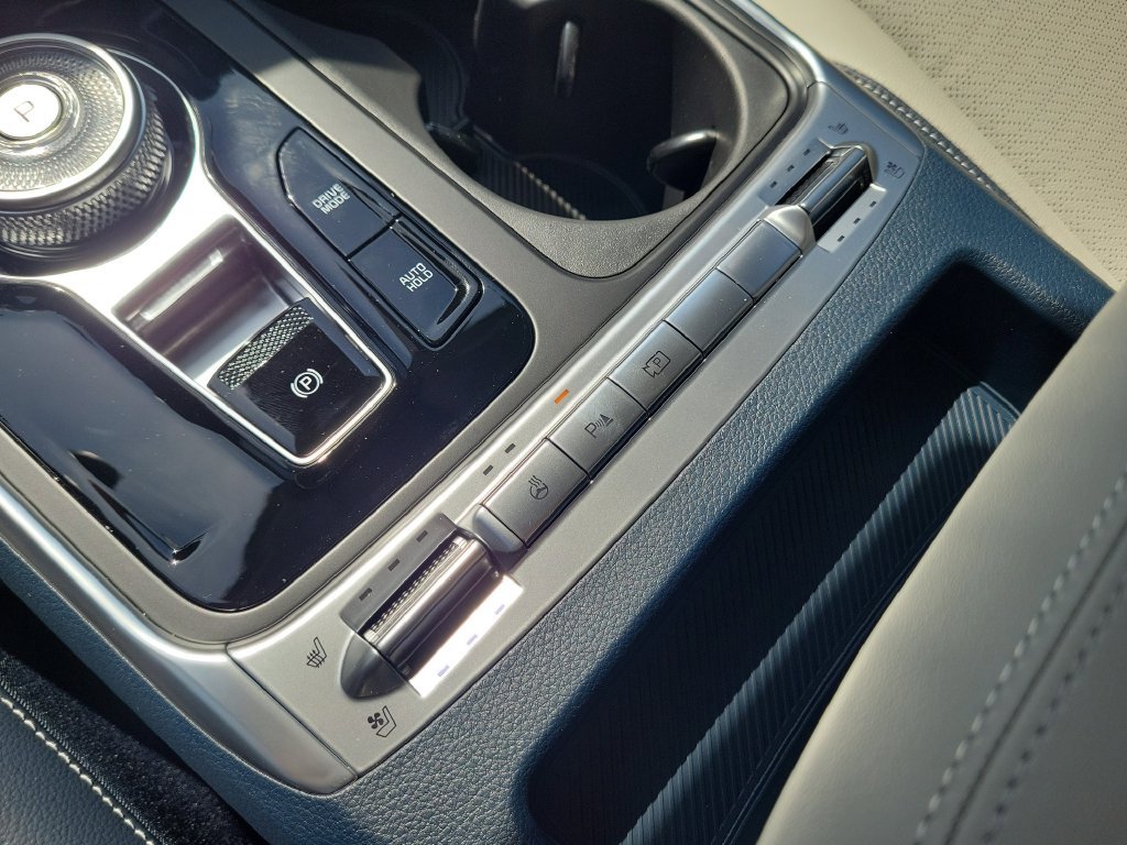 New 2026 Snow White Pearl Kia SX Prestige image 37