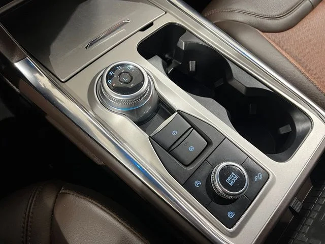 Used 2022 Red Ford King Ranch image 19