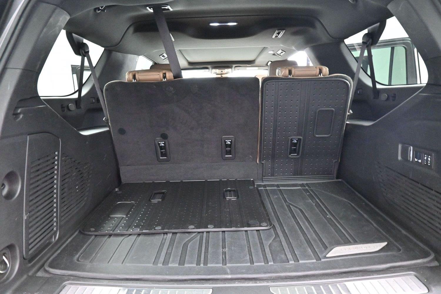 Used 2024 Summit White Chevrolet Premier image 9