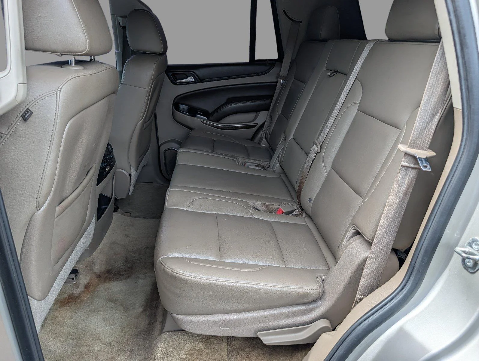 Used 2015 Champagne Silver Metallic Chevrolet LT image 31