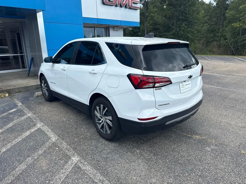 Used 2024 Summit White Chevrolet LT image 2