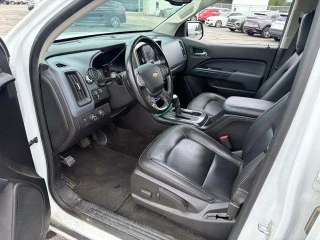 Used 2018 White Chevrolet Z71 image 12