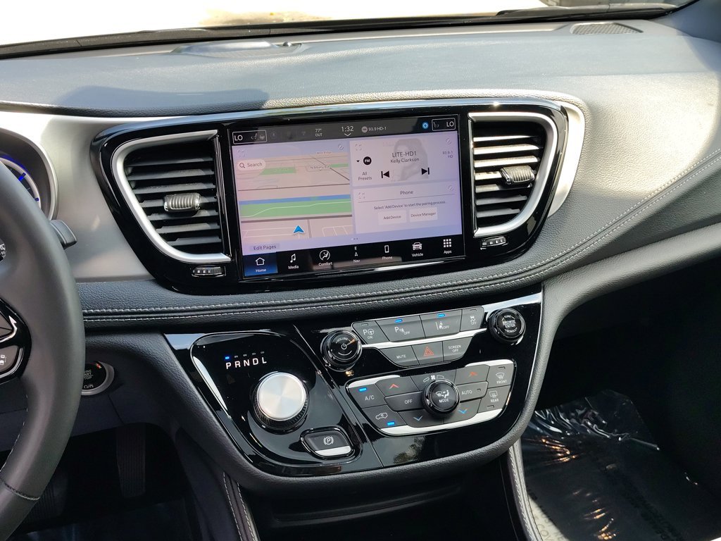 2024 Chrysler Pacifica PHEV Select - Photo 44