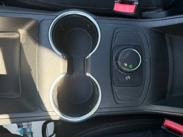Used 2018 White GMC SLE image 26