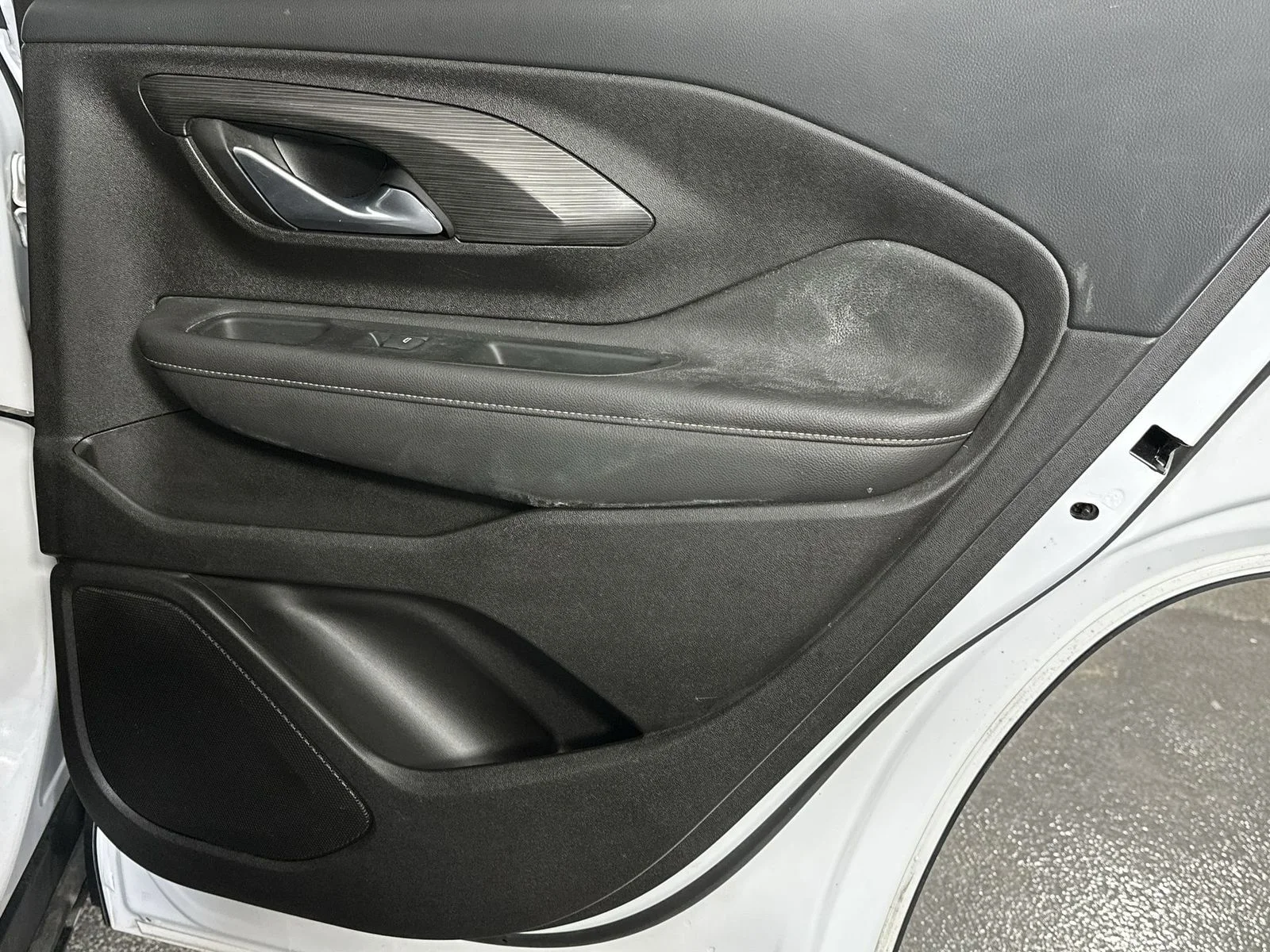 Used 2018 White GMC SLT image 32