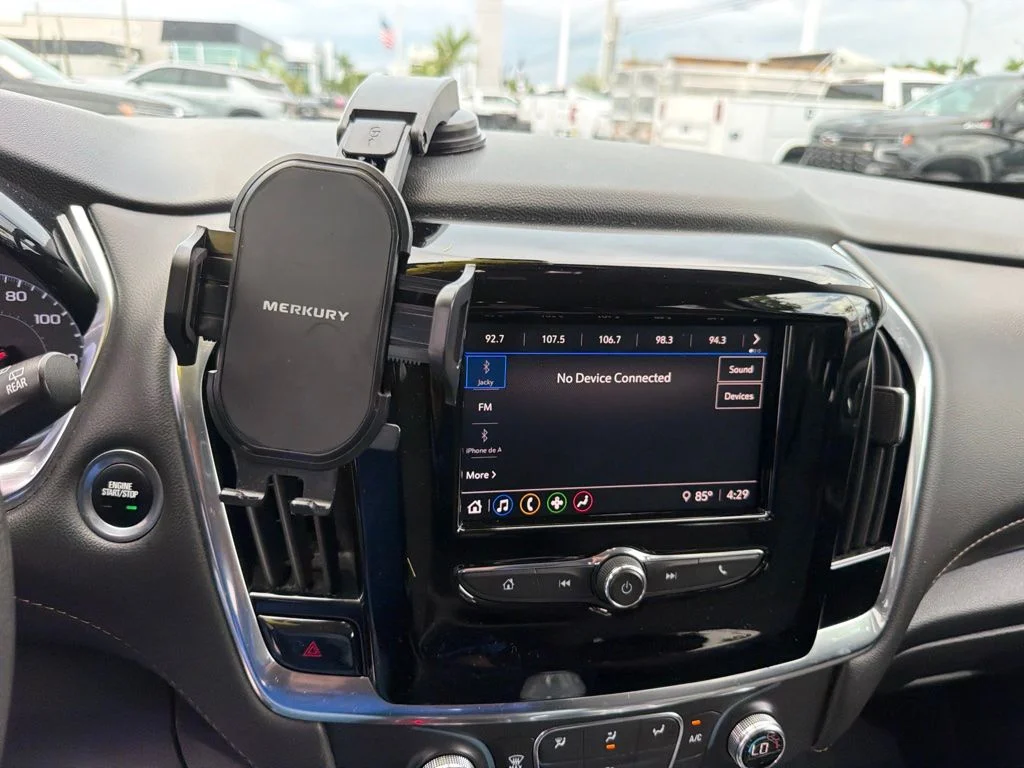 Used 2021 Summit White Chevrolet LS image 3