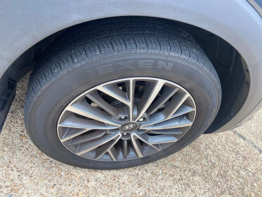 Used 2019 Blue Hyundai Ultimate image 32