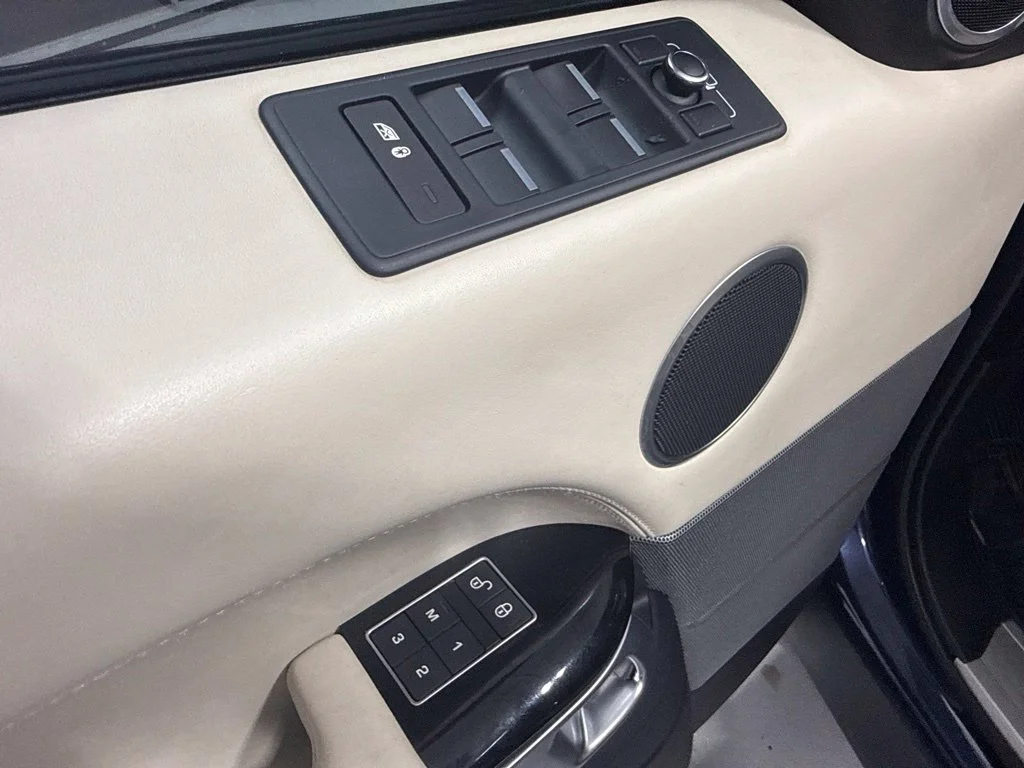 Used 2017 Blue Land Rover 3.0L V6 Supercharged HSE image 20