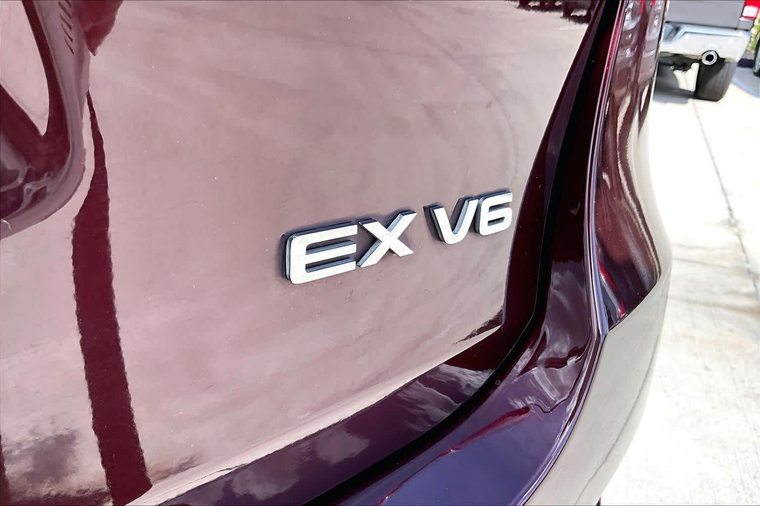 Used 2020 Passion Red Kia EX V6 image 10