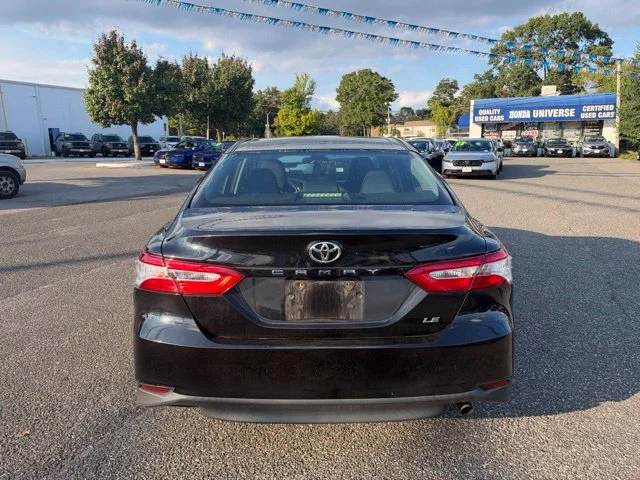Used 2018 Midnight Black Metallic Toyota L image 6