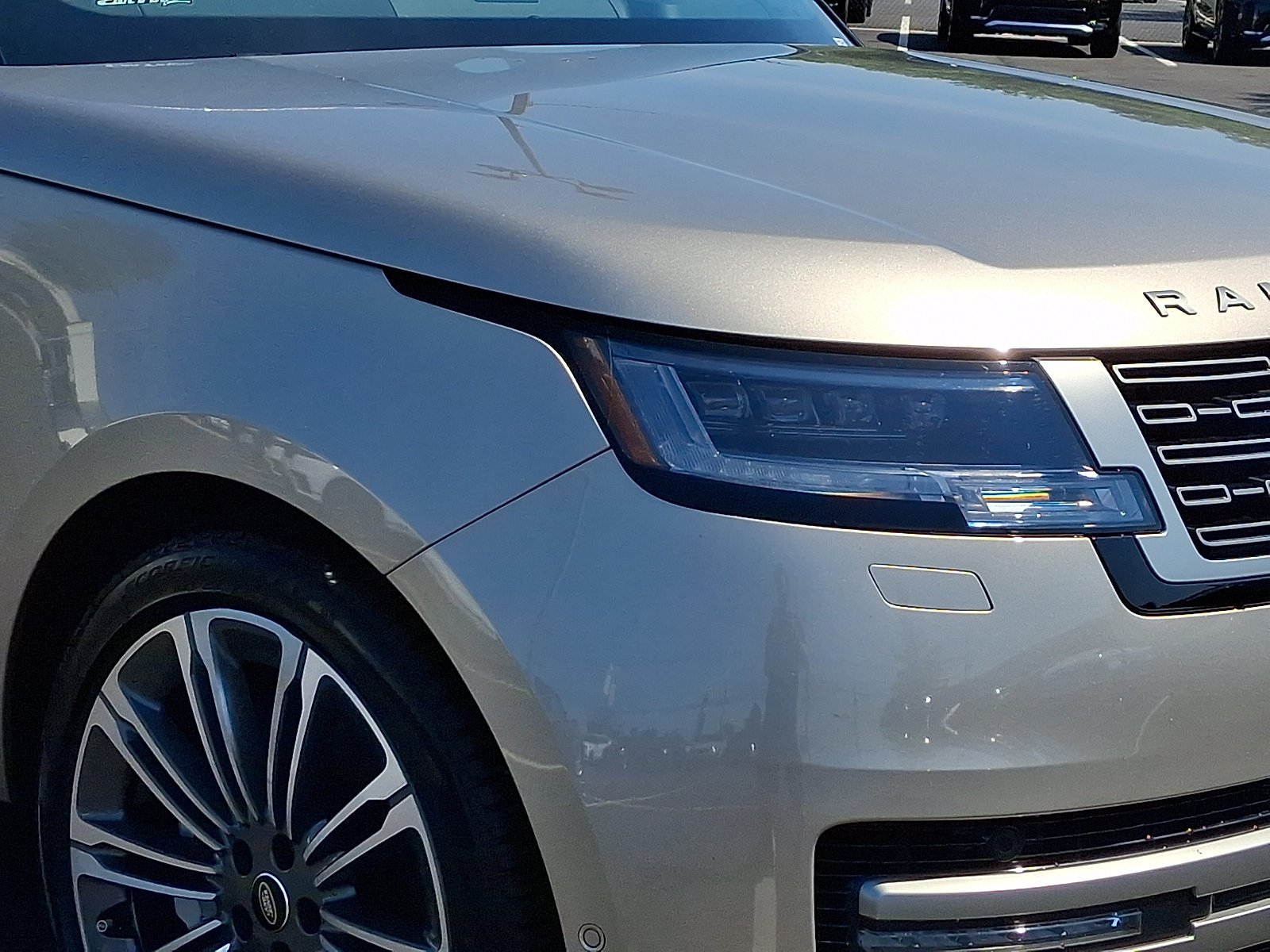 Certified Used 2024 Batumi Gold Premium Metallic   1Dm Land Rover SE image 13