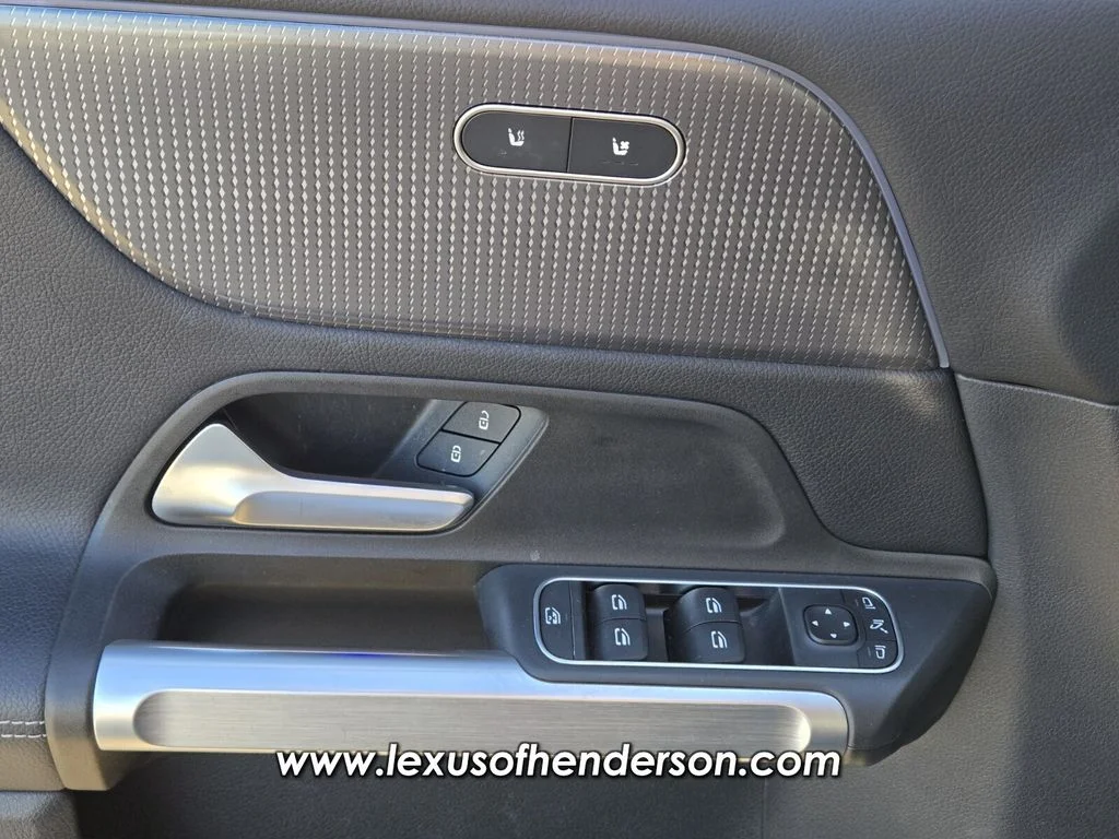 Used 2022 Black Mercedes-Benz GLB 250 image 18