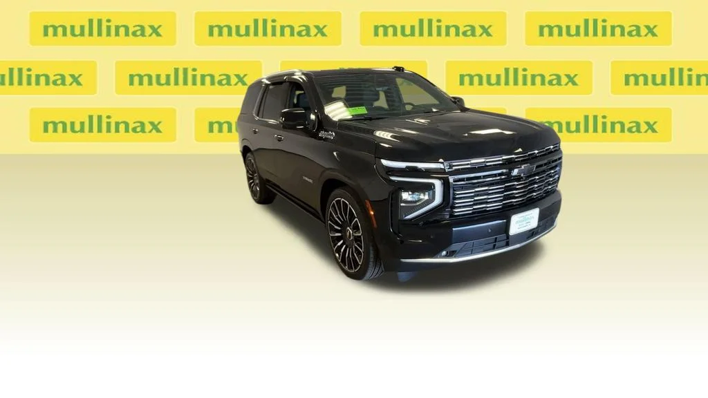 Used 2025 Black Chevrolet High Country image 2