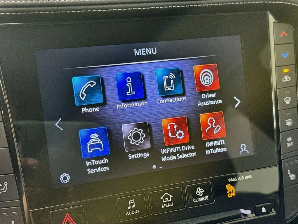 Certified Used 2023 Black INFINITI LUXE image 18