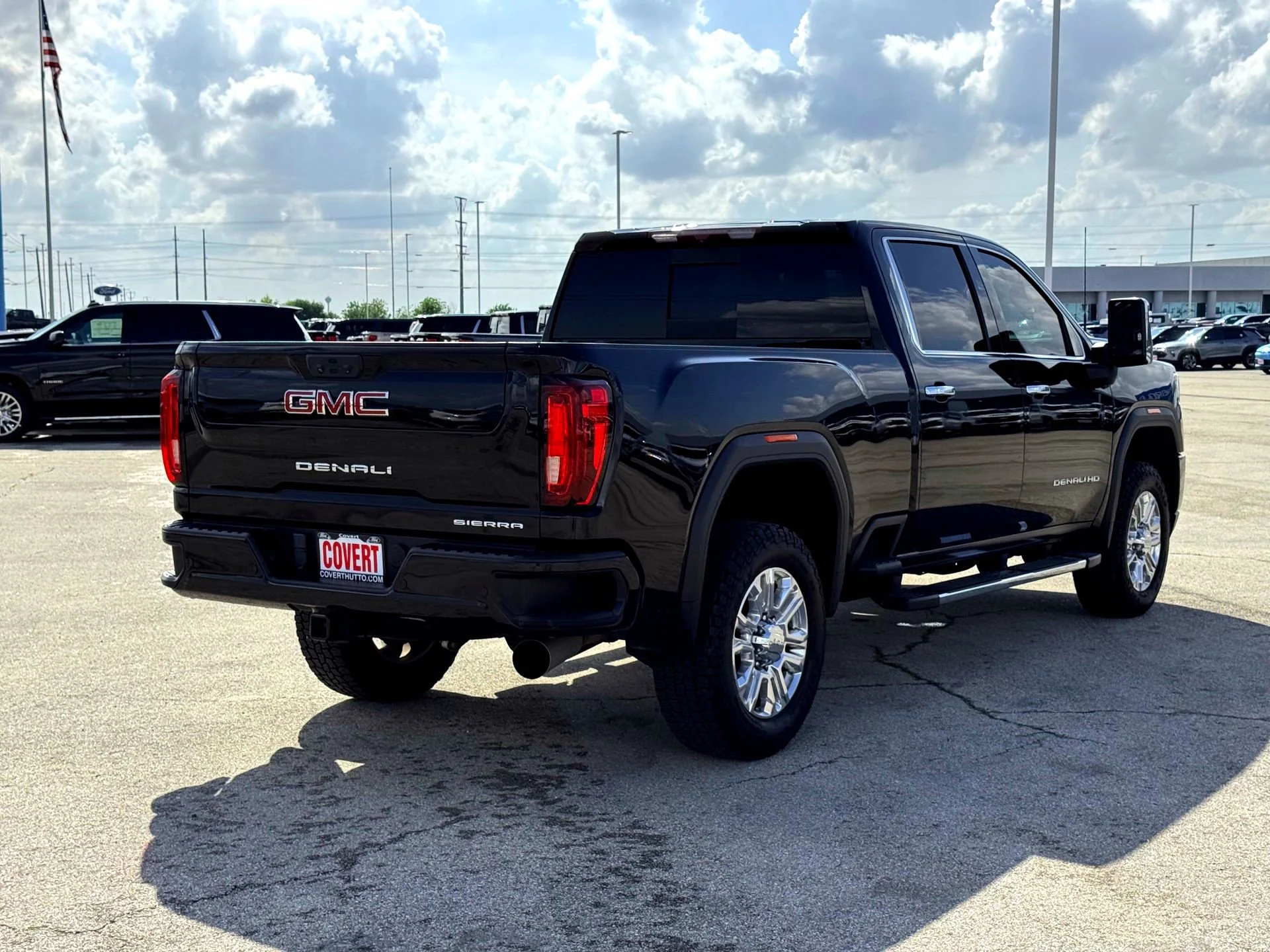 Used 2022 Onyx Black GMC Denali image 7