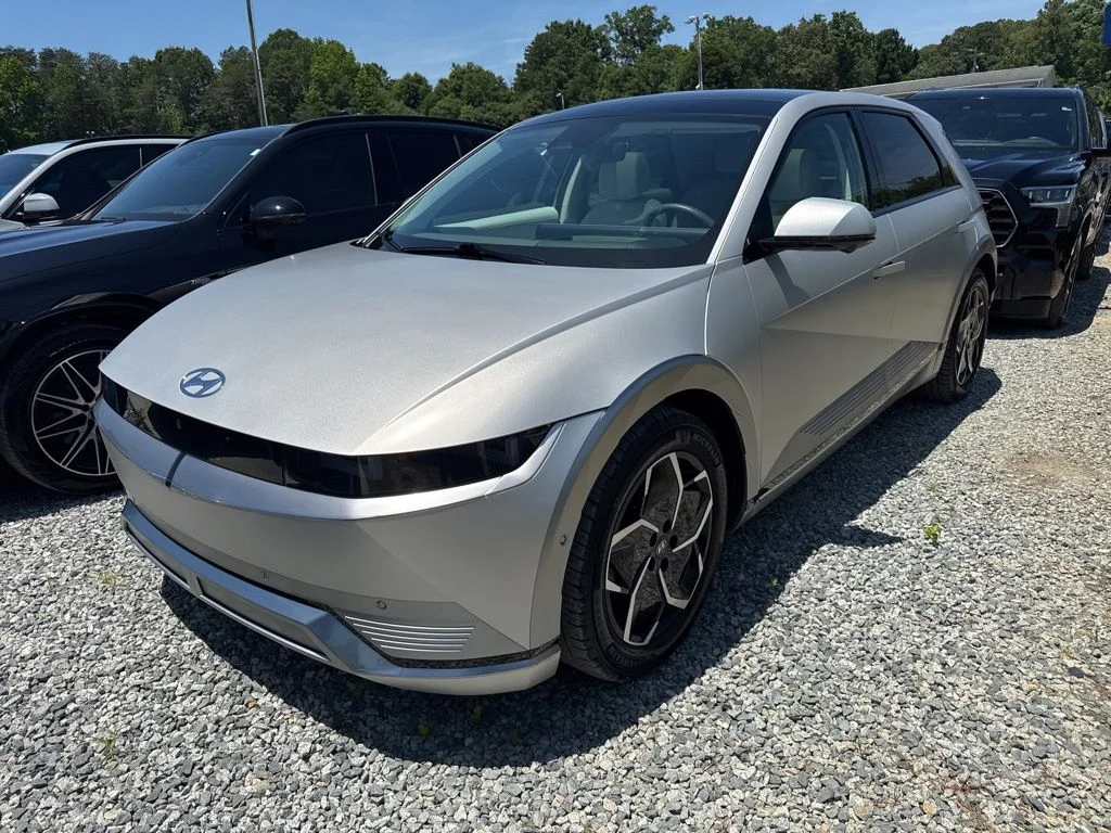Used 2024 Gold Hyundai Limited image 1