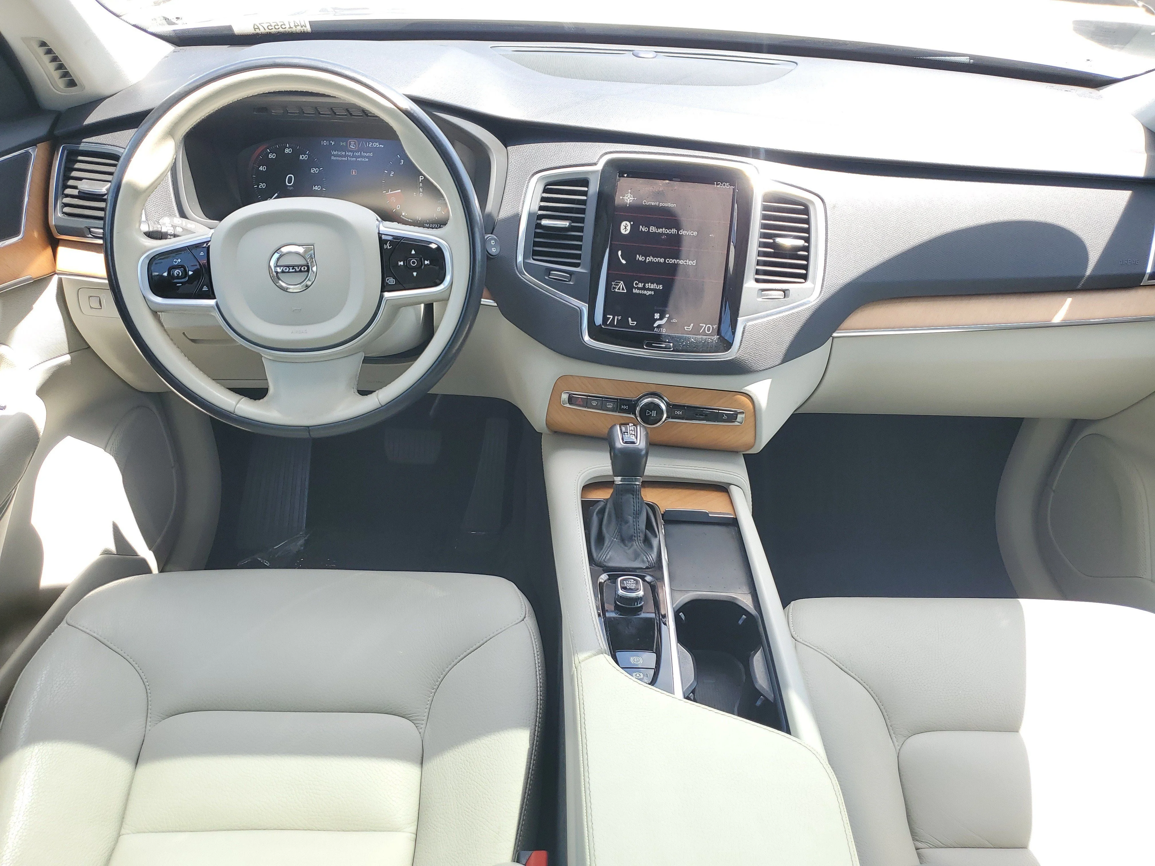 Used 2022 Bright Silver Metallic Volvo T6 Momentum image 18