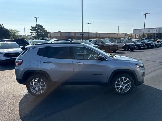 Certified Used 2023 Silver Jeep Latitude Lux image 5