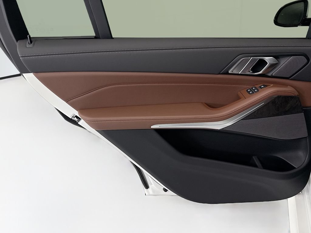 New 2027 Alpine White BMW xDrive40i image 25