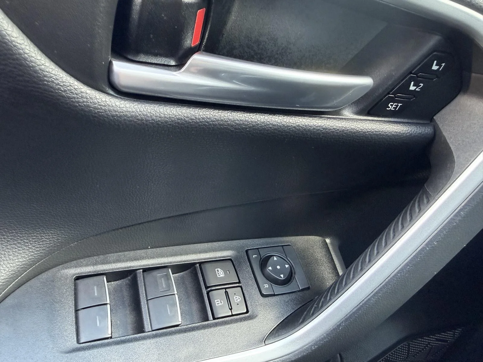 Used 2023 Wind Chill Pearl Toyota Limited image 18