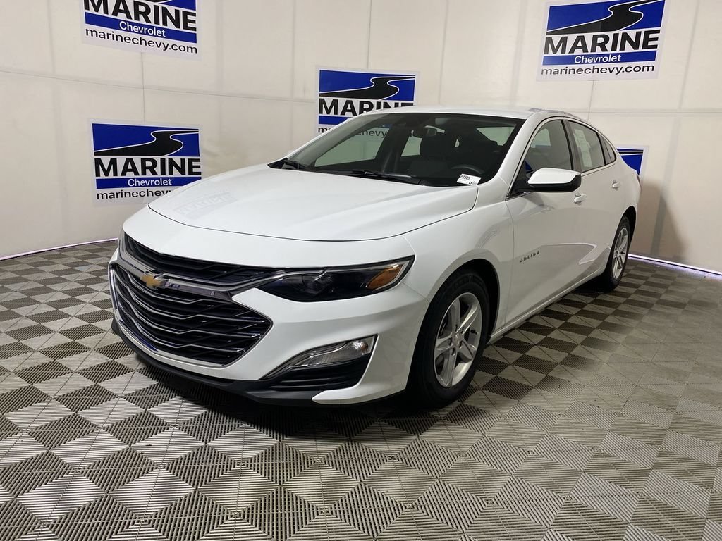 Used 2024 Summit White Chevrolet FL image 11