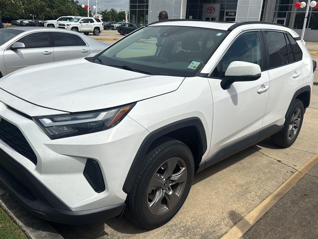 Used 2022 White Toyota XLE image 1