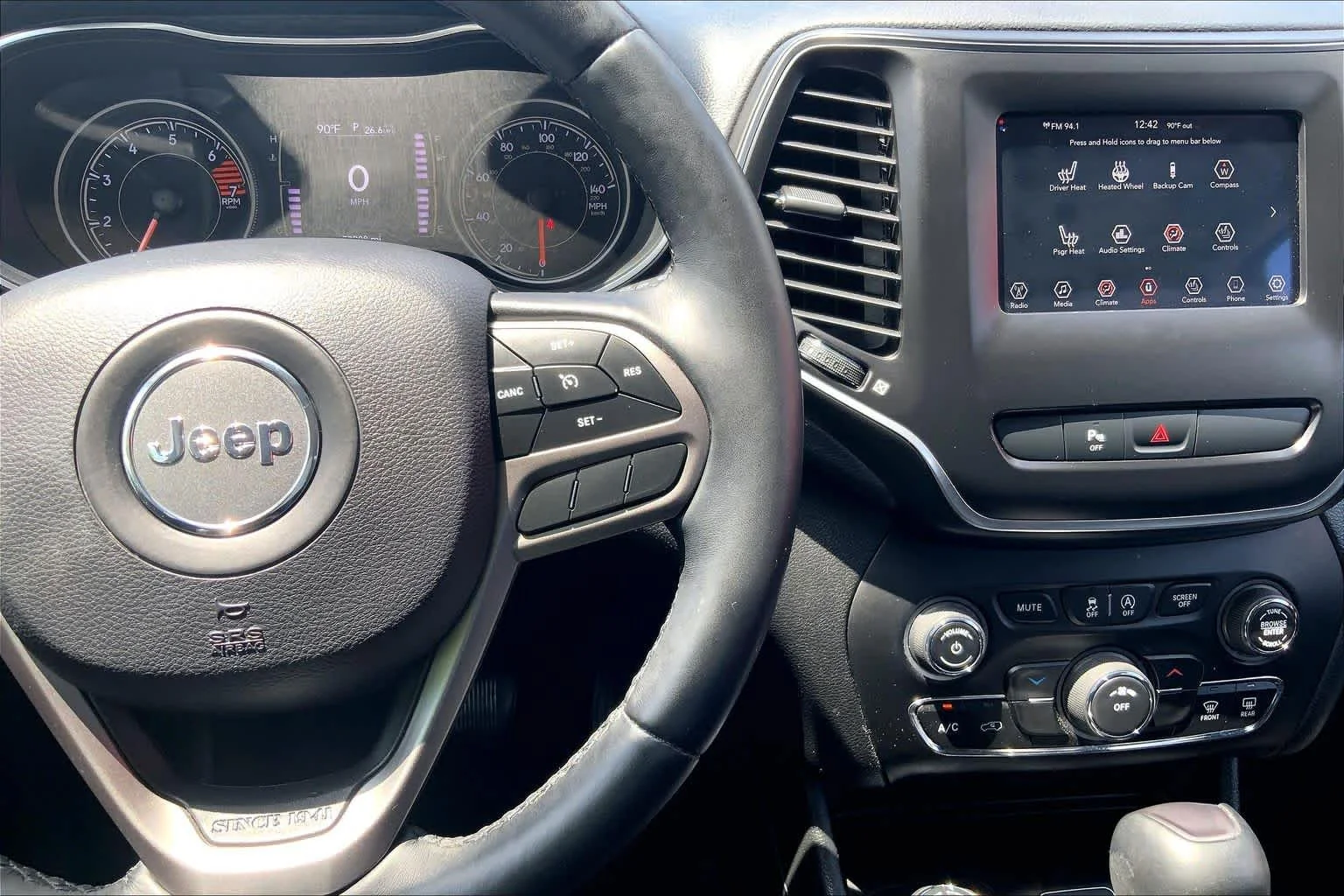 Used 2019 Light Brownstone Pearlcoat Jeep Latitude Plus image 22