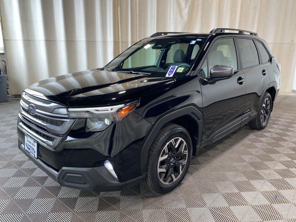 Used 2025 Crystal Black Silica Subaru Premium image 9
