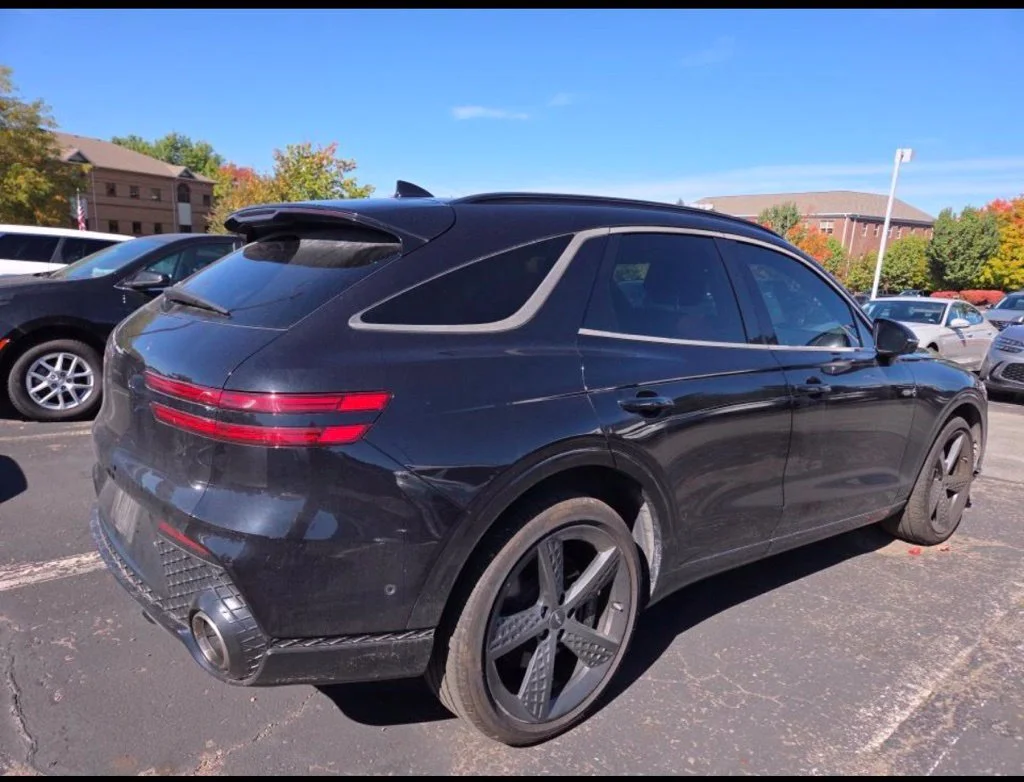 Used 2024 Black Genesis 2.5T image 3