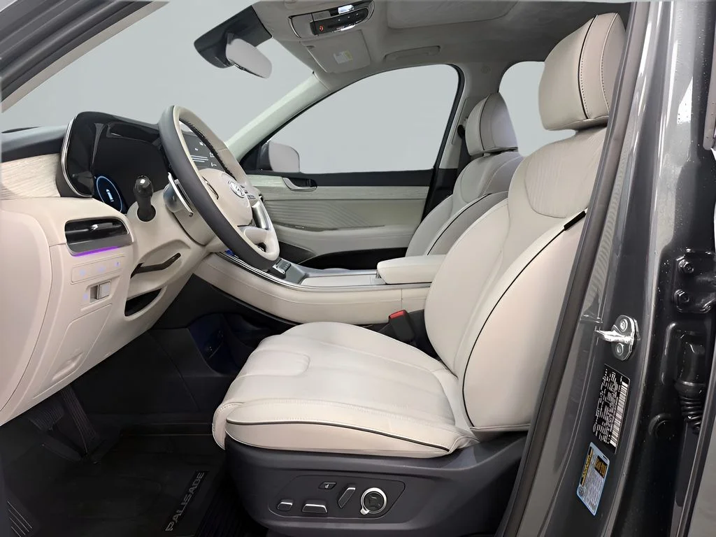 Used 2025 Gray Hyundai Calligraphy image 30