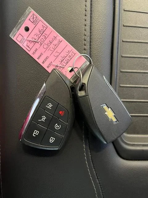 Used 2021 IRIDESCENT PEARL TRICOAT Chevrolet LT image 30
