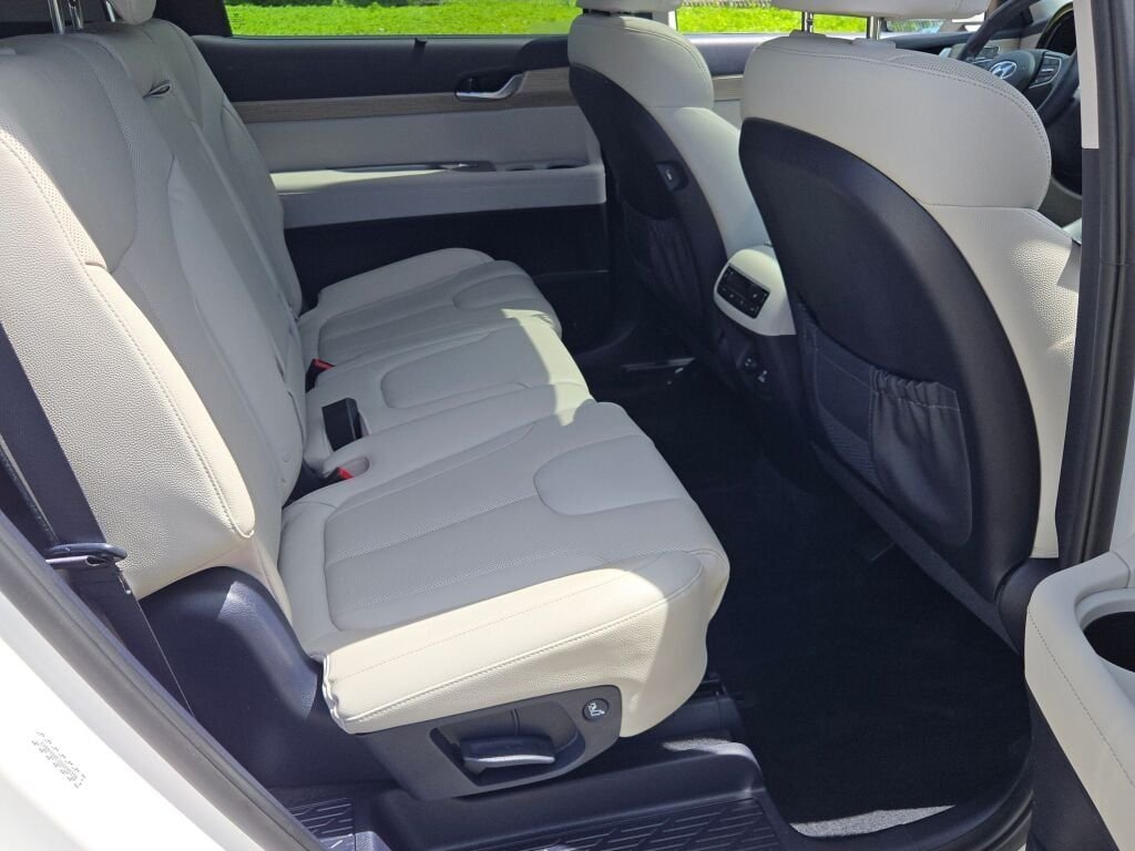 Used 2021 White Hyundai SEL image 9