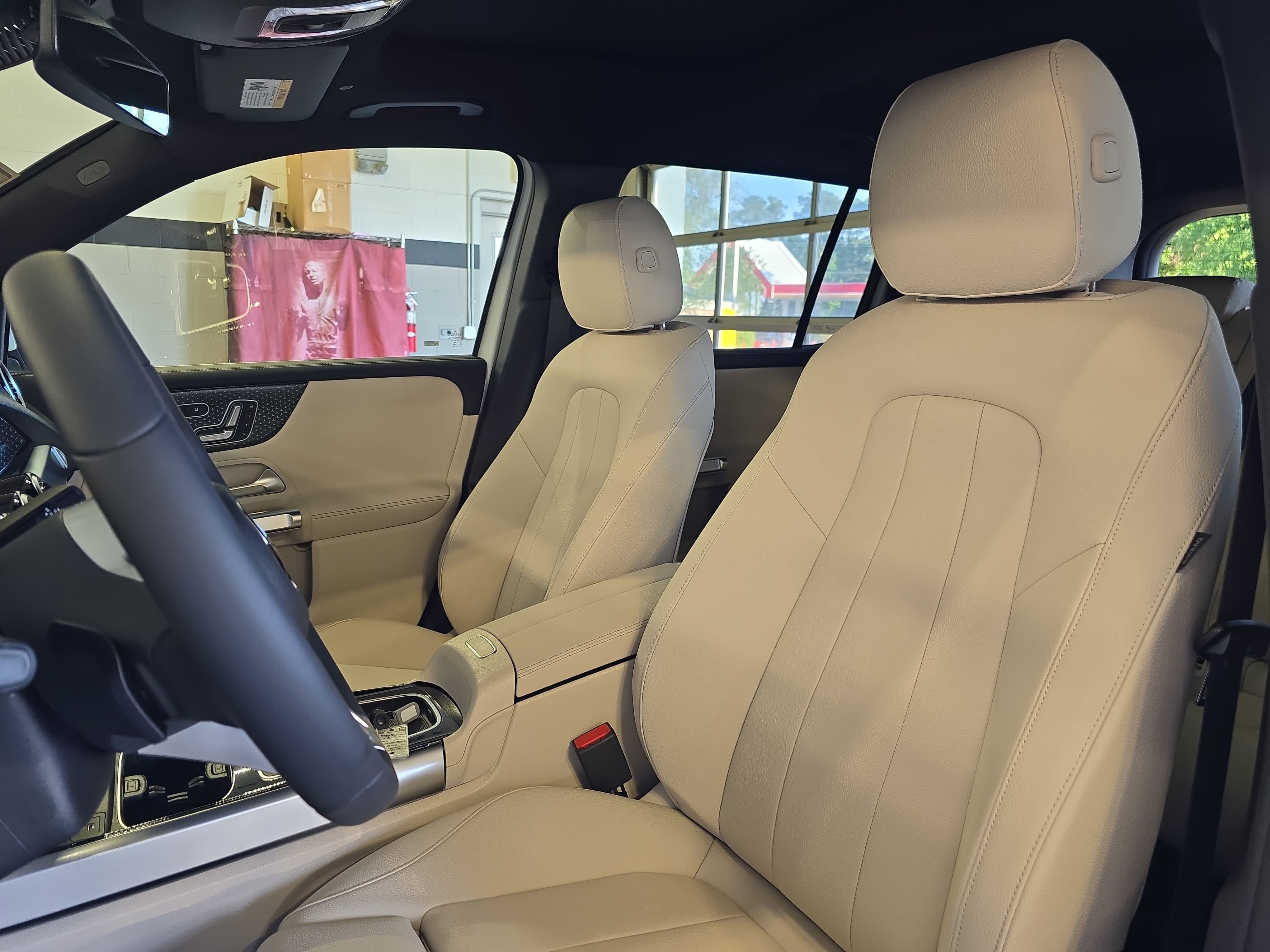 New 2026 Polar White Mercedes-Benz GLB250 image 16