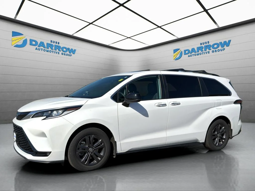 2024 Toyota Sienna XSE 7-Passenger Hybrid AWD's photo