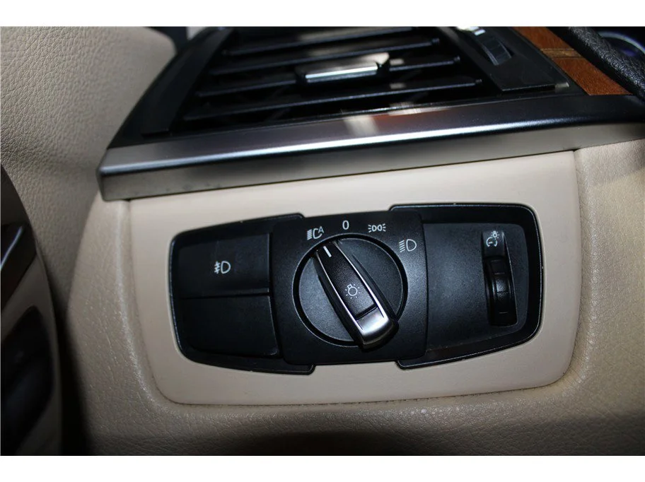 Used 2013 Brown BMW 328i xDrive image 29