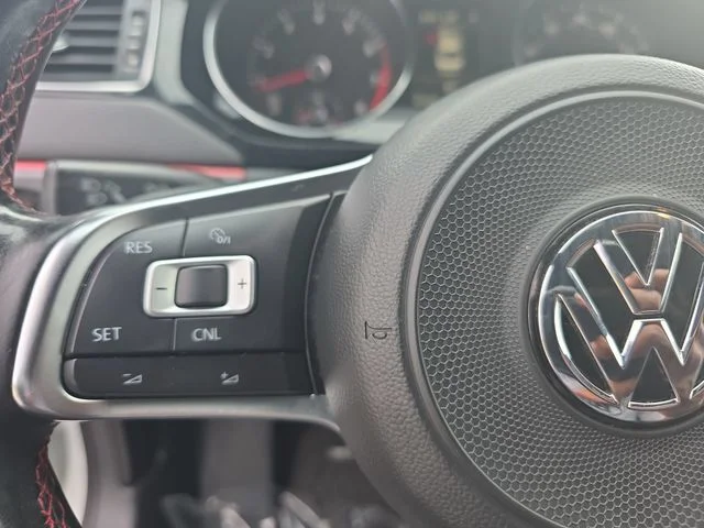 Used 2017  Volkswagen GLI image 17