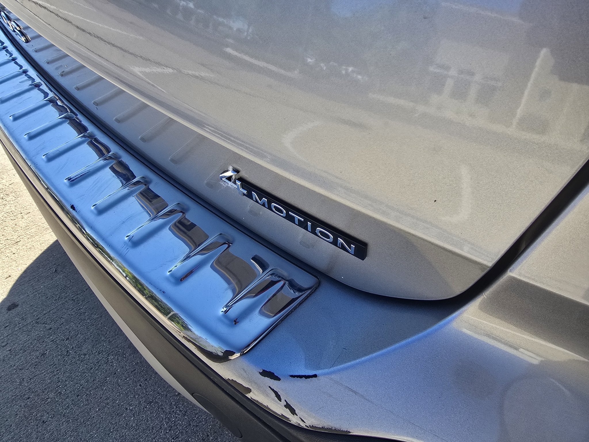 Used 2023 Pyrite Silver Metallic Volkswagen SEL image 11