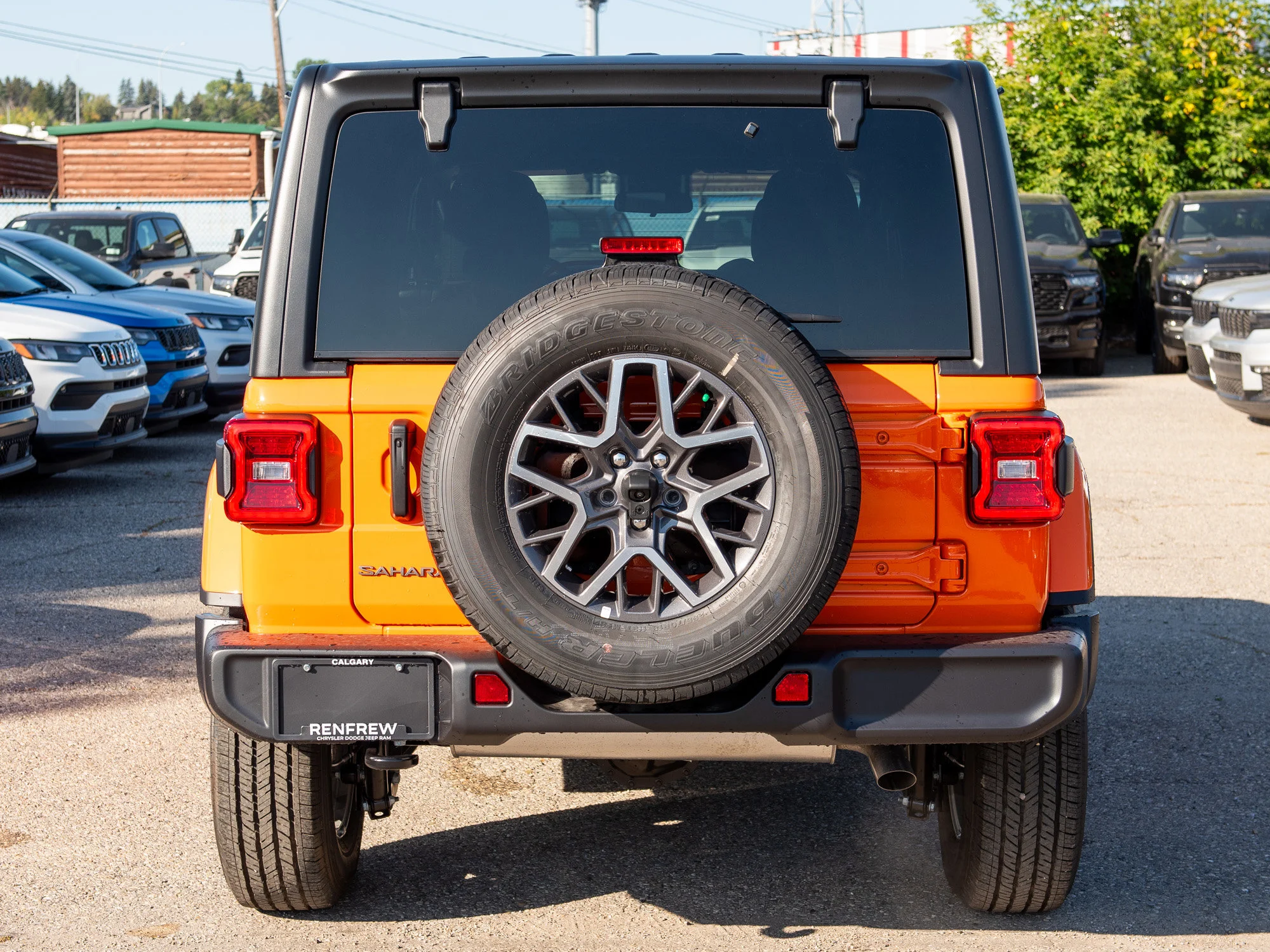 Used 2025 joose Jeep Sahara* 4 Door 4x4, Heated Seats/Wheel, Remote Start image 4