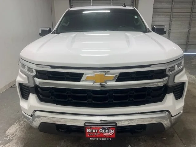Used 2026 Summit White Chevrolet LT image 2