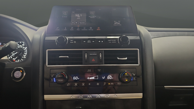 Used 2022 Super Black Nissan Platinum image 13