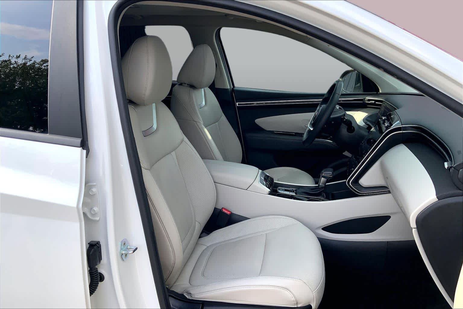Used 2022 Quartz White Hyundai SEL image 8