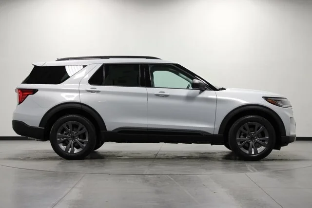 New 2026 Space White Metallic Ford Active image 27