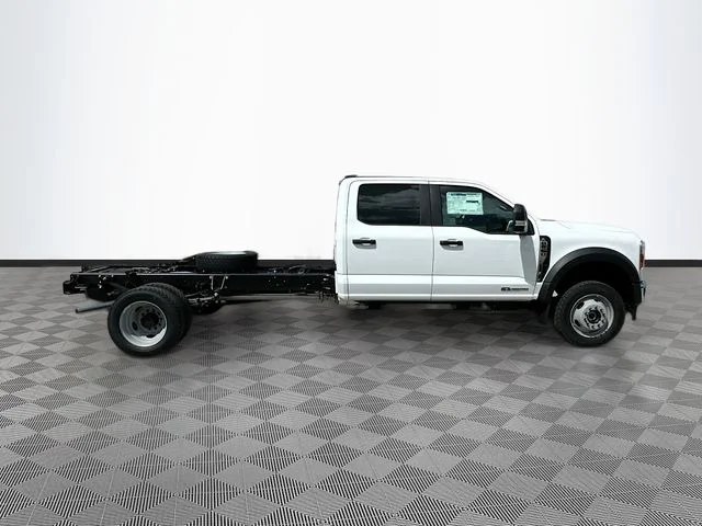 New 2025 Oxford White Ford XL image 3