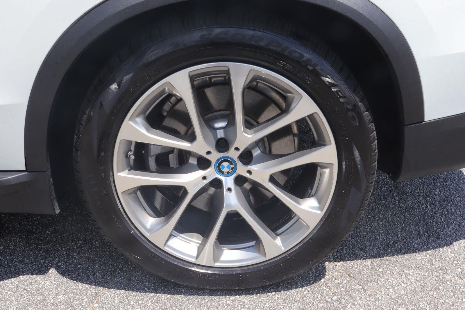 Used 2024 Alpine White BMW xDrive50e image 48