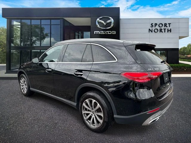 Used 2024  Mercedes-Benz GLC 300 image 6