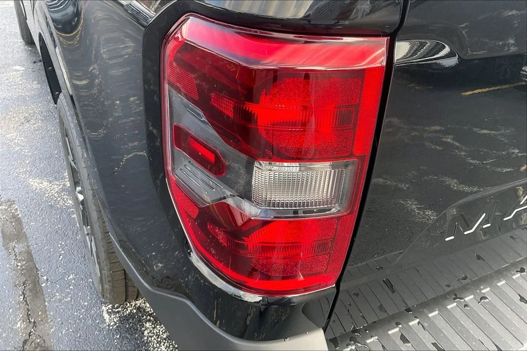New 2026 Shadow Black Ford XLT image 29