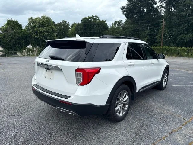 Used 2023 White Metallic Ford XLT image 4